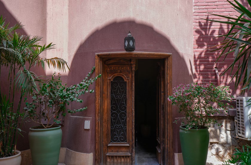 Pink entrance wall